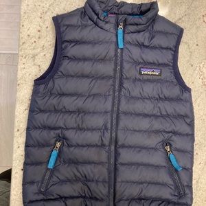 Patagonia down vest 4T